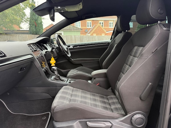 Used Volkswagen Golf 2015 for sale - 76299505: Photo 24