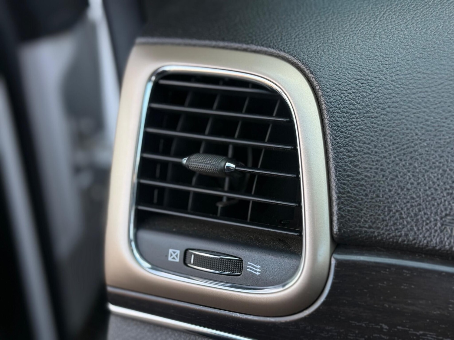 Used Jeep Grand Cherokee 2013 for sale - 77709991: Photo 69