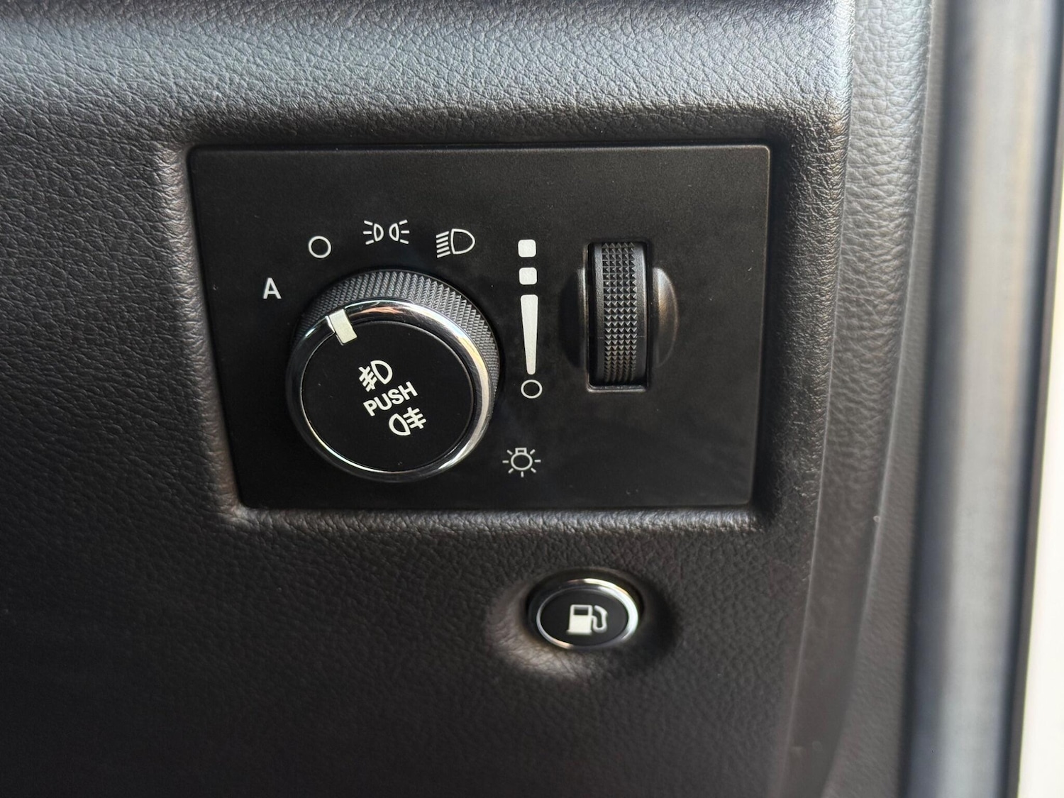 Used Jeep Grand Cherokee 2013 for sale - 77709991: Photo 81