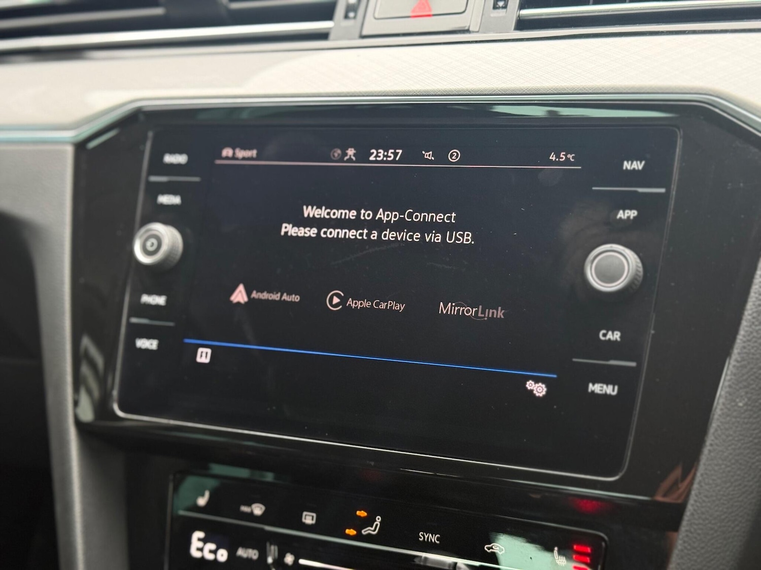 Used Volkswagen Passat 2021 for sale - 76976300: Photo 44