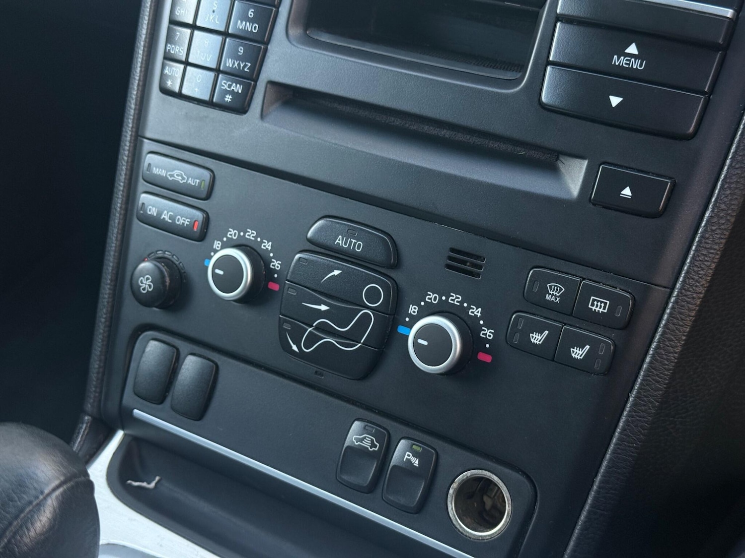 Used Volvo XC90 2014 for sale - 76472748: Photo 37