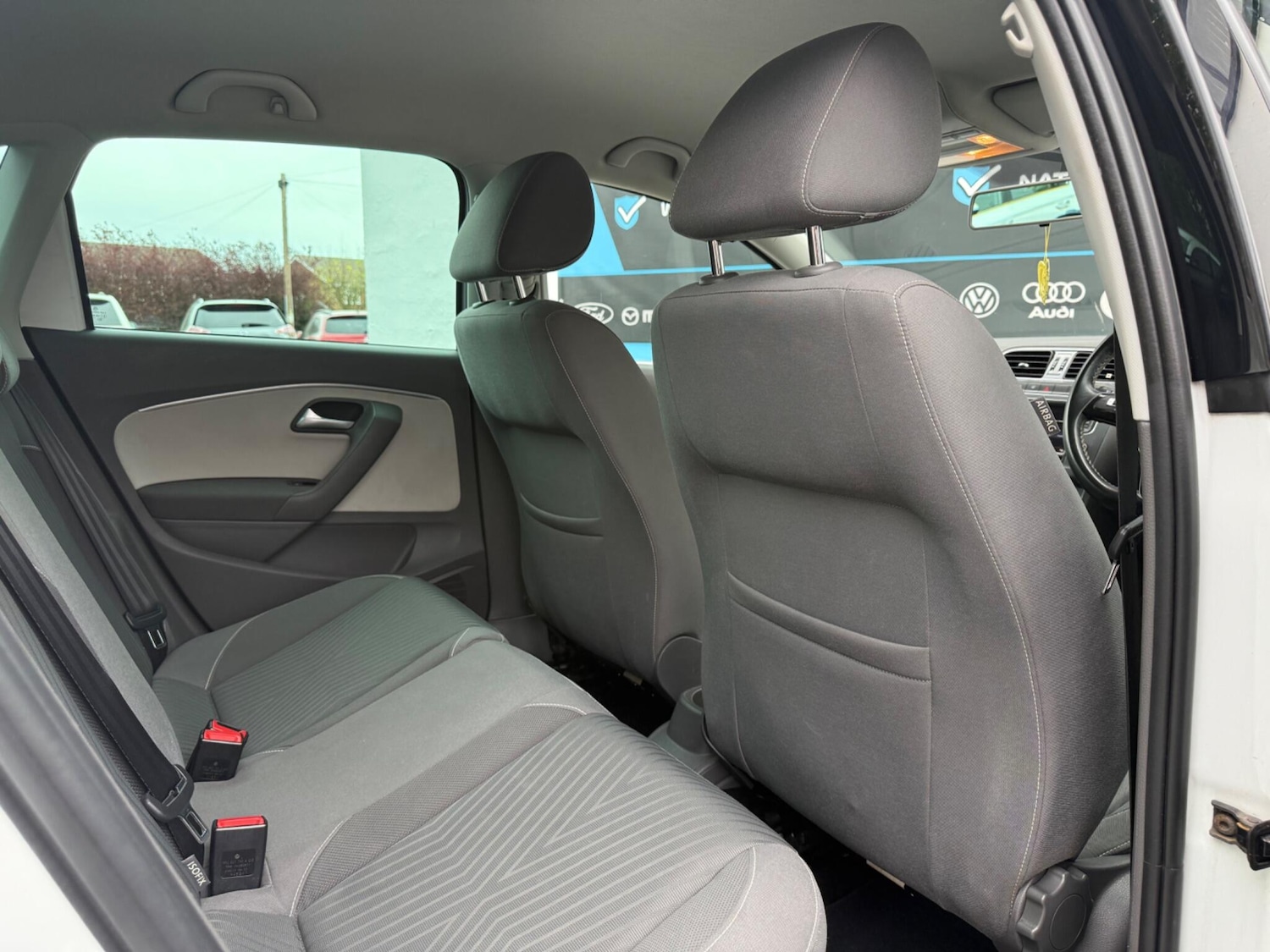 Used Volkswagen Polo 2015 for sale - 78185230: Photo 51