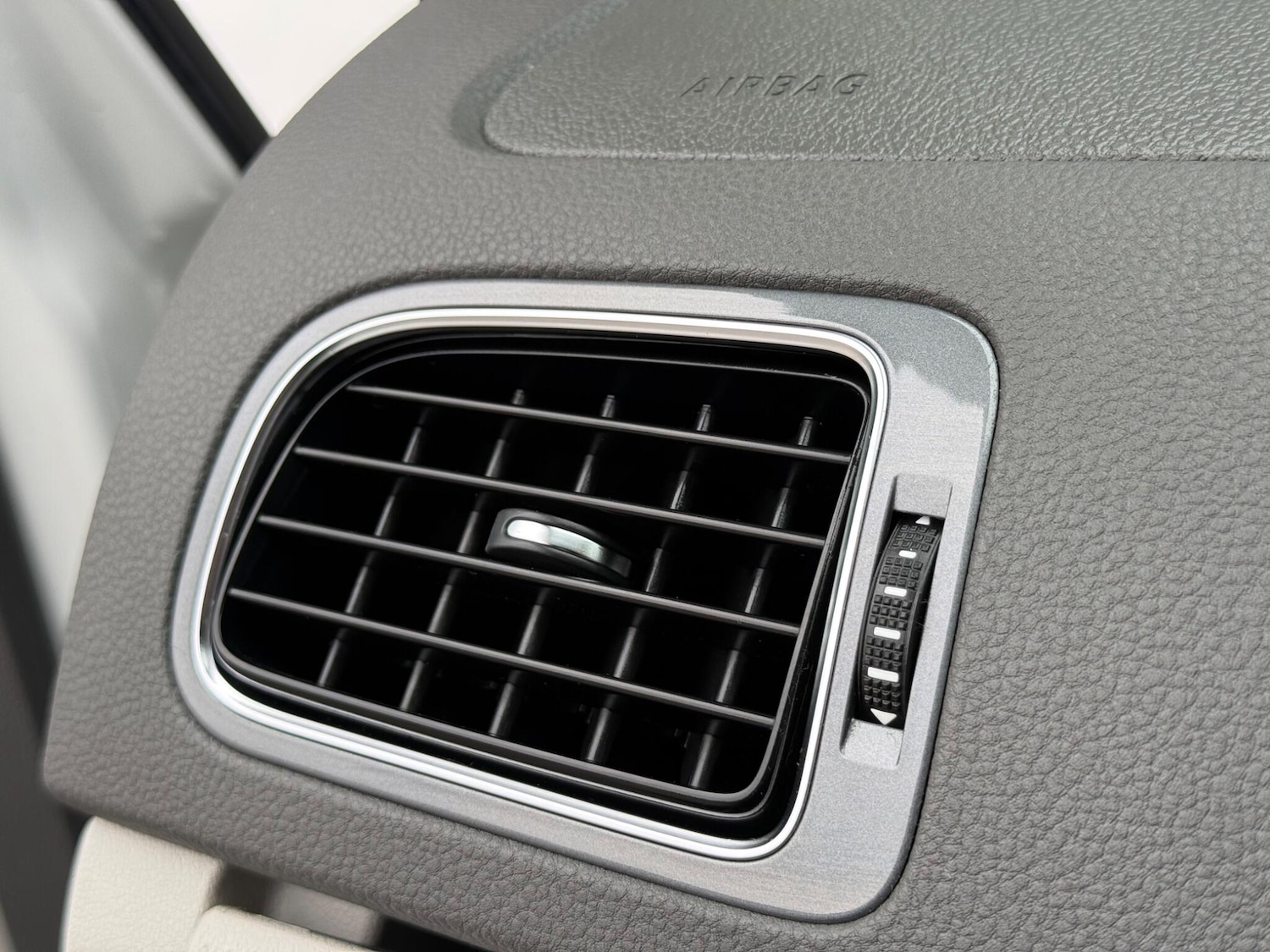 Used Volkswagen Polo 2015 for sale - 78185230: Photo 74