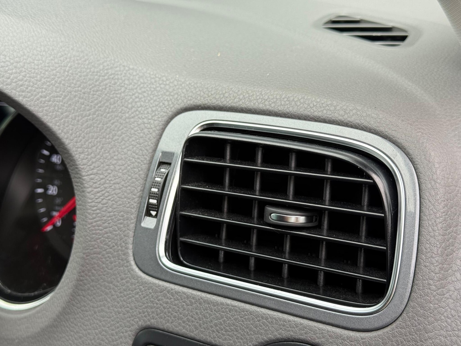 Used Volkswagen Polo 2015 for sale - 78185230: Photo 84