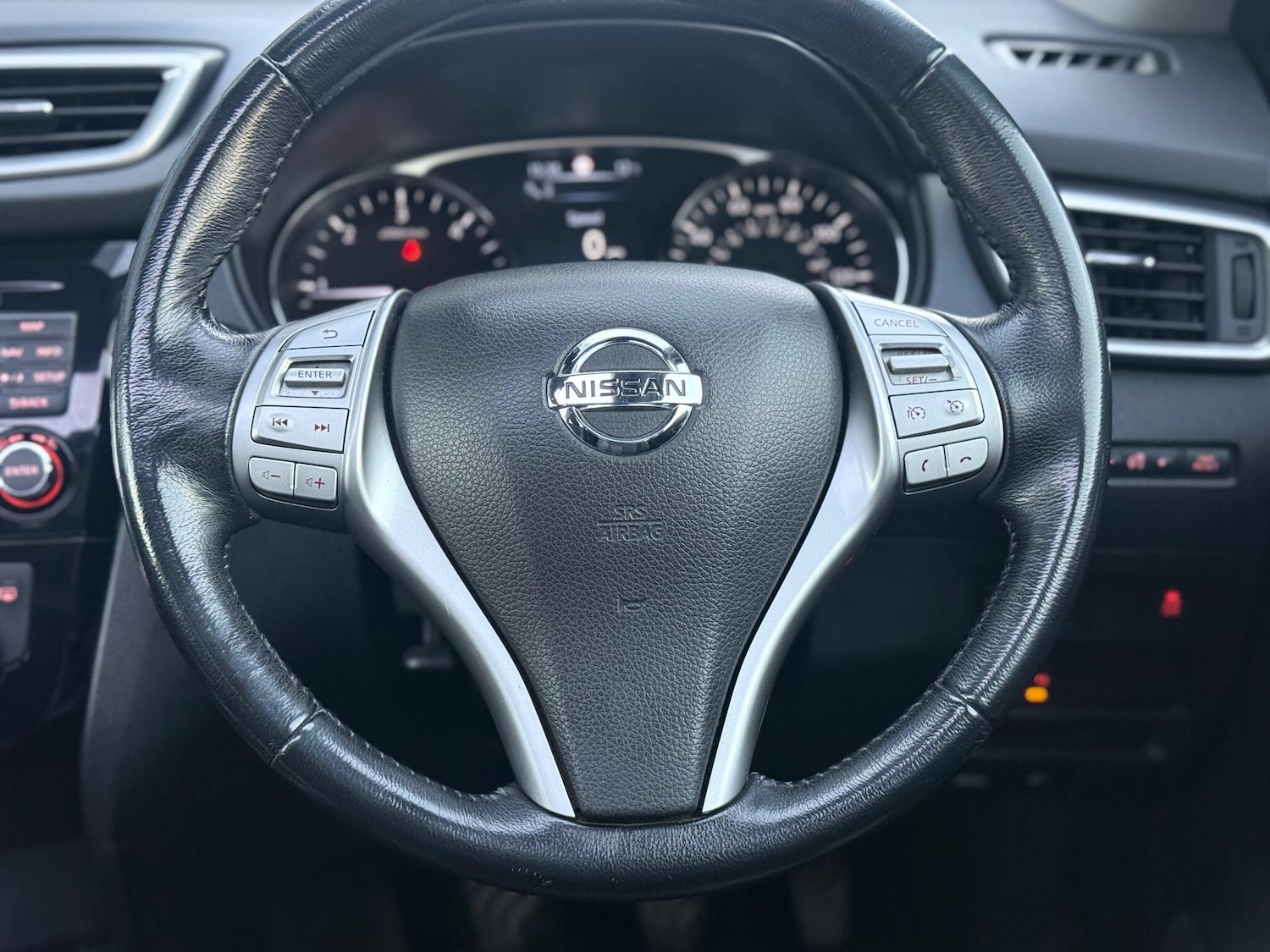 Used Nissan X-Trail 2015 for sale - 76899218: Photo 40