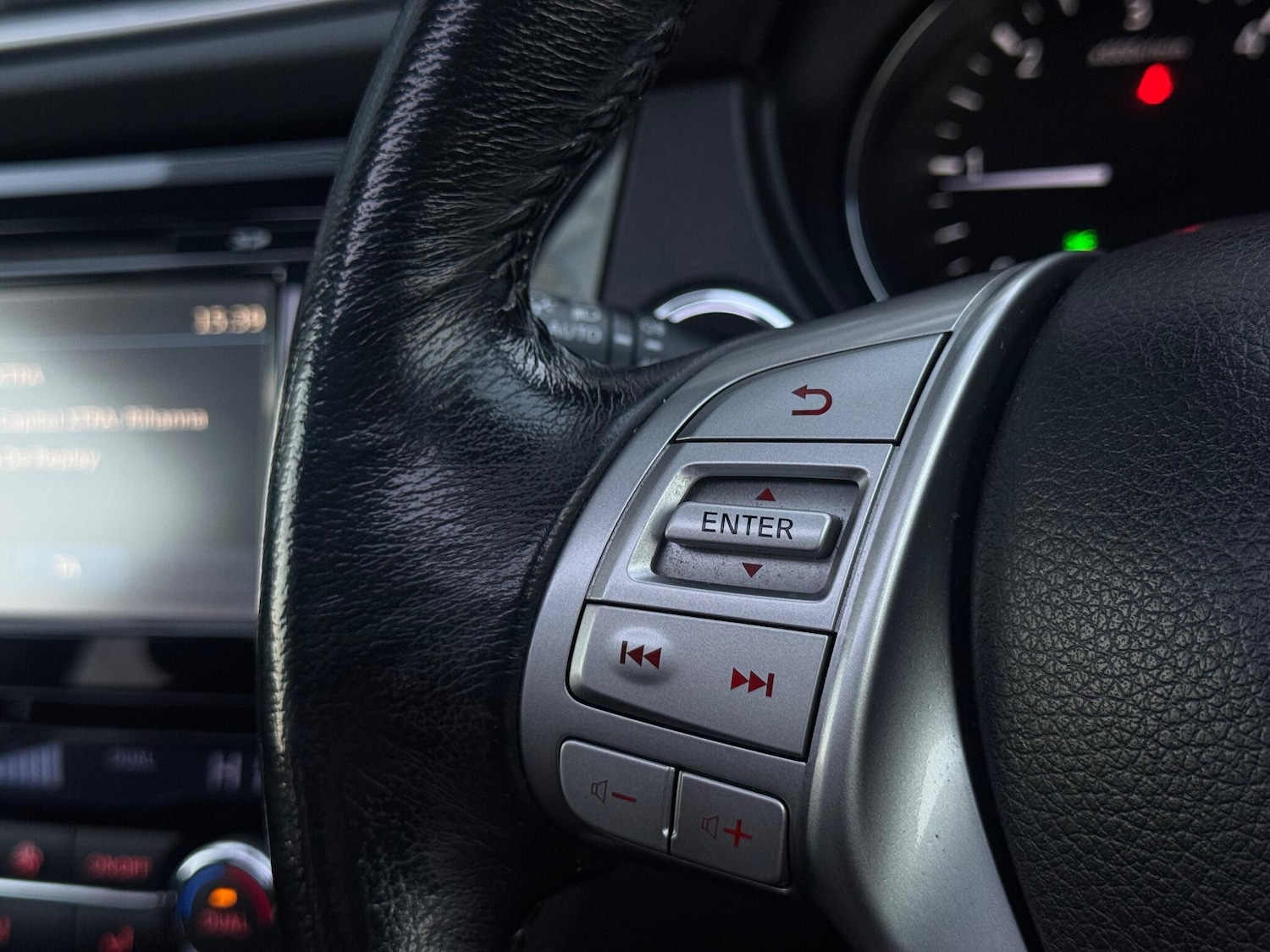 Used Nissan X-Trail 2015 for sale - 76899218: Photo 58