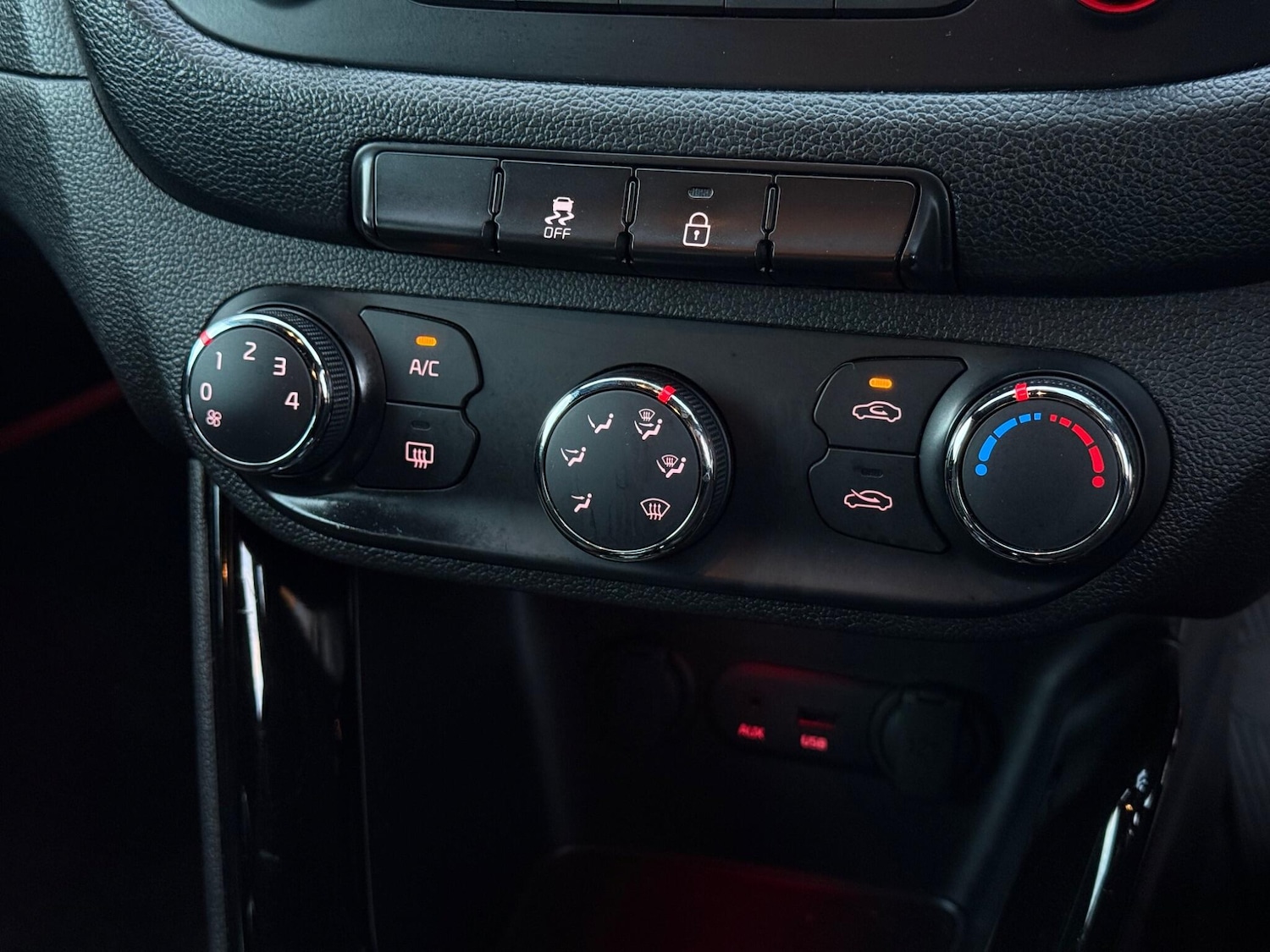 Used Kia Pro Ceed 2013 for sale - 76658745: Photo 44