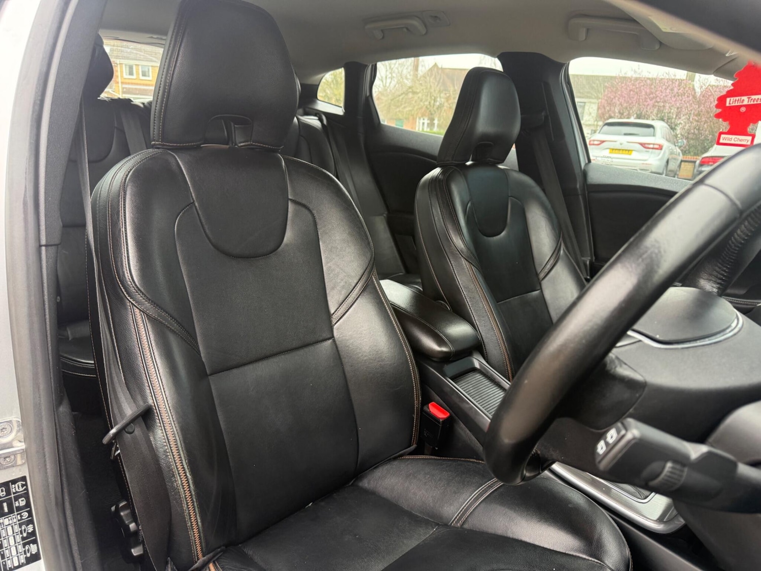 Used Volvo V40 Cross Country for sale - 77808996: Photo 30