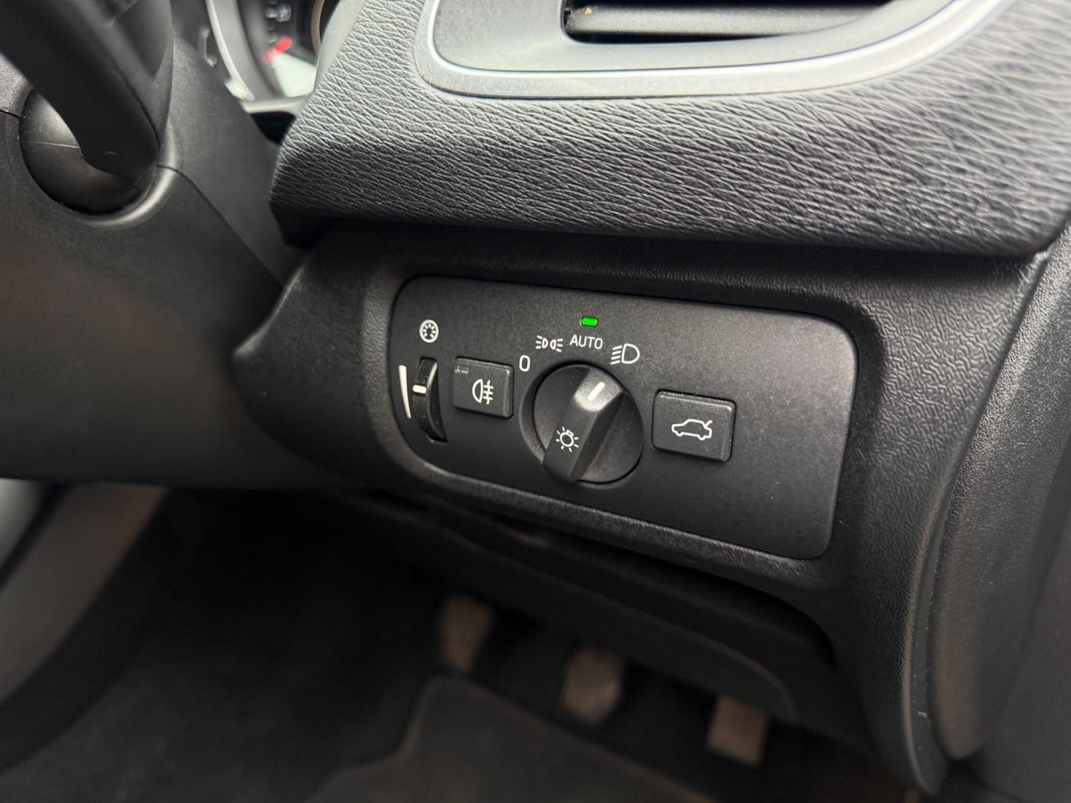 Used Volvo V40 Cross Country for sale - 77808996: Photo 47