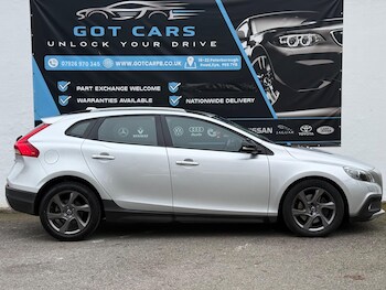 Used Volvo V40 Cross Country 2016 for sale - 77808996: Photo