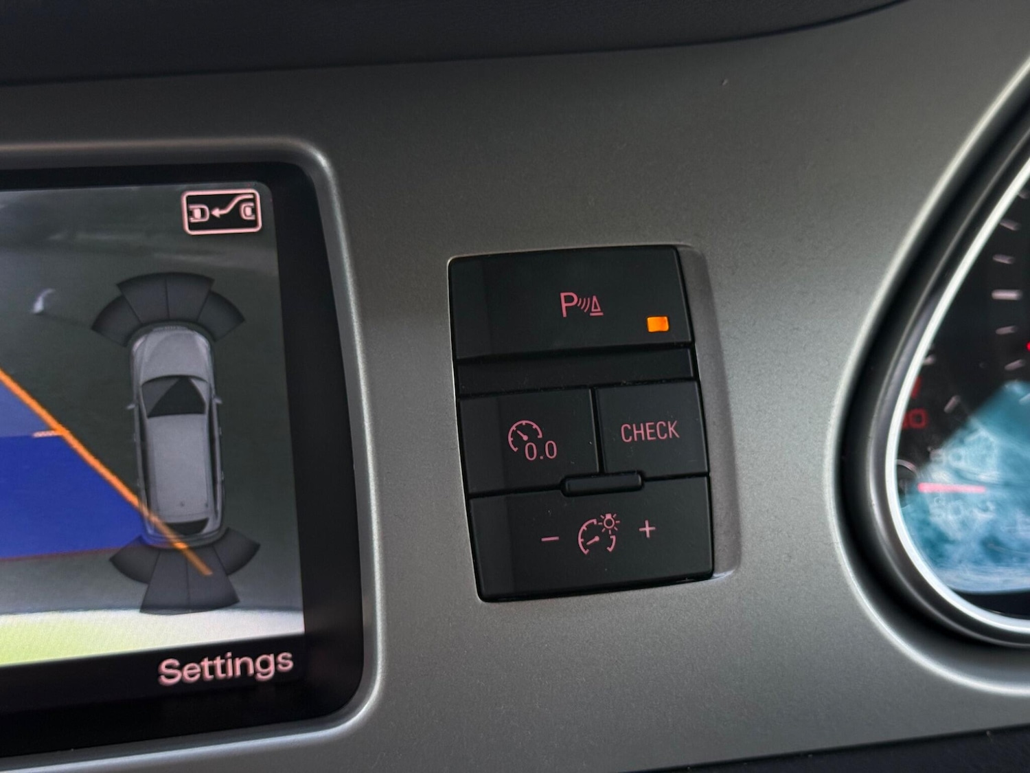 Used Audi Q7 2013 for sale - 77396342: Photo 88