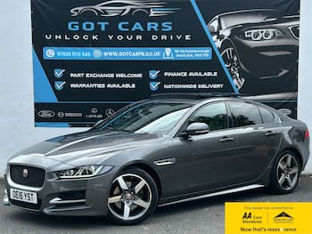 Used Jaguar XE 2016 for sale - 79734987: Photo