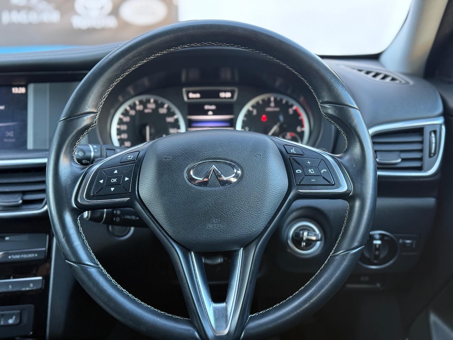 Used Infiniti Q30 2017 for sale - 77015288: Photo 39