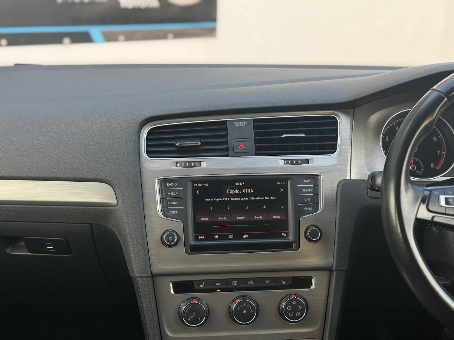 Used Volkswagen Golf 2016 for sale - 76432627: Photo 31