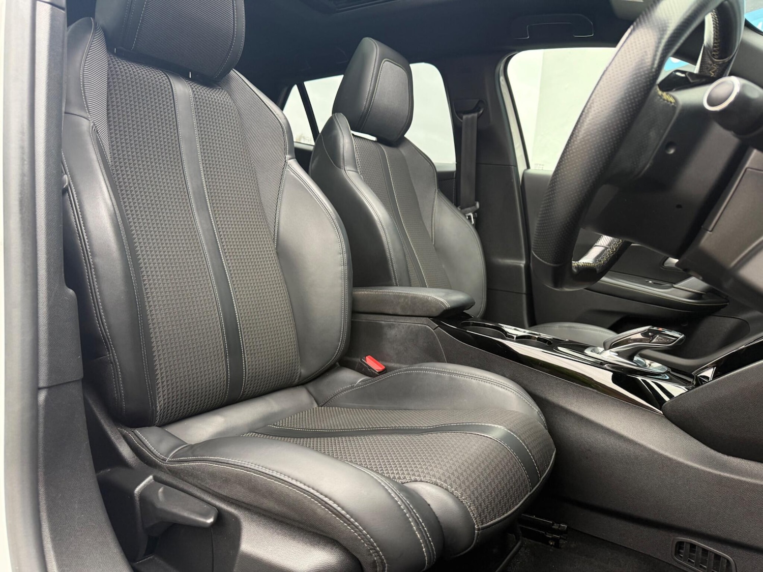 Used Peugeot 2008 2020 for sale - 76772036: Photo 28