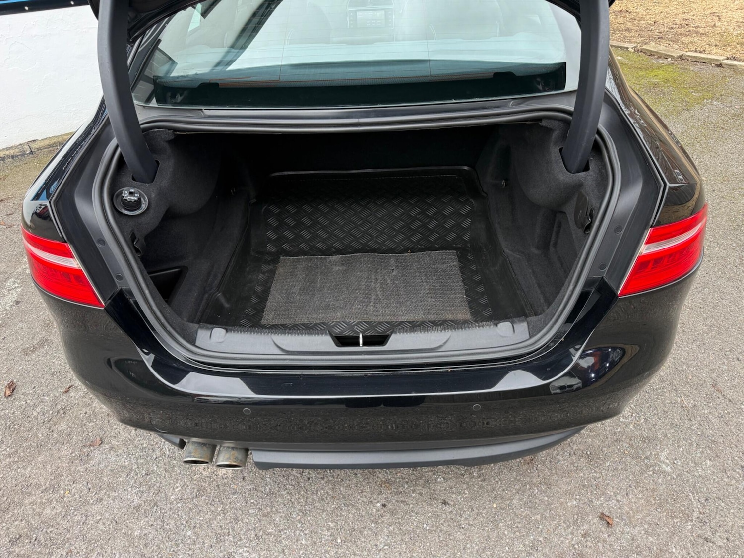 Used Jaguar XE for sale - 77684210: Photo 43