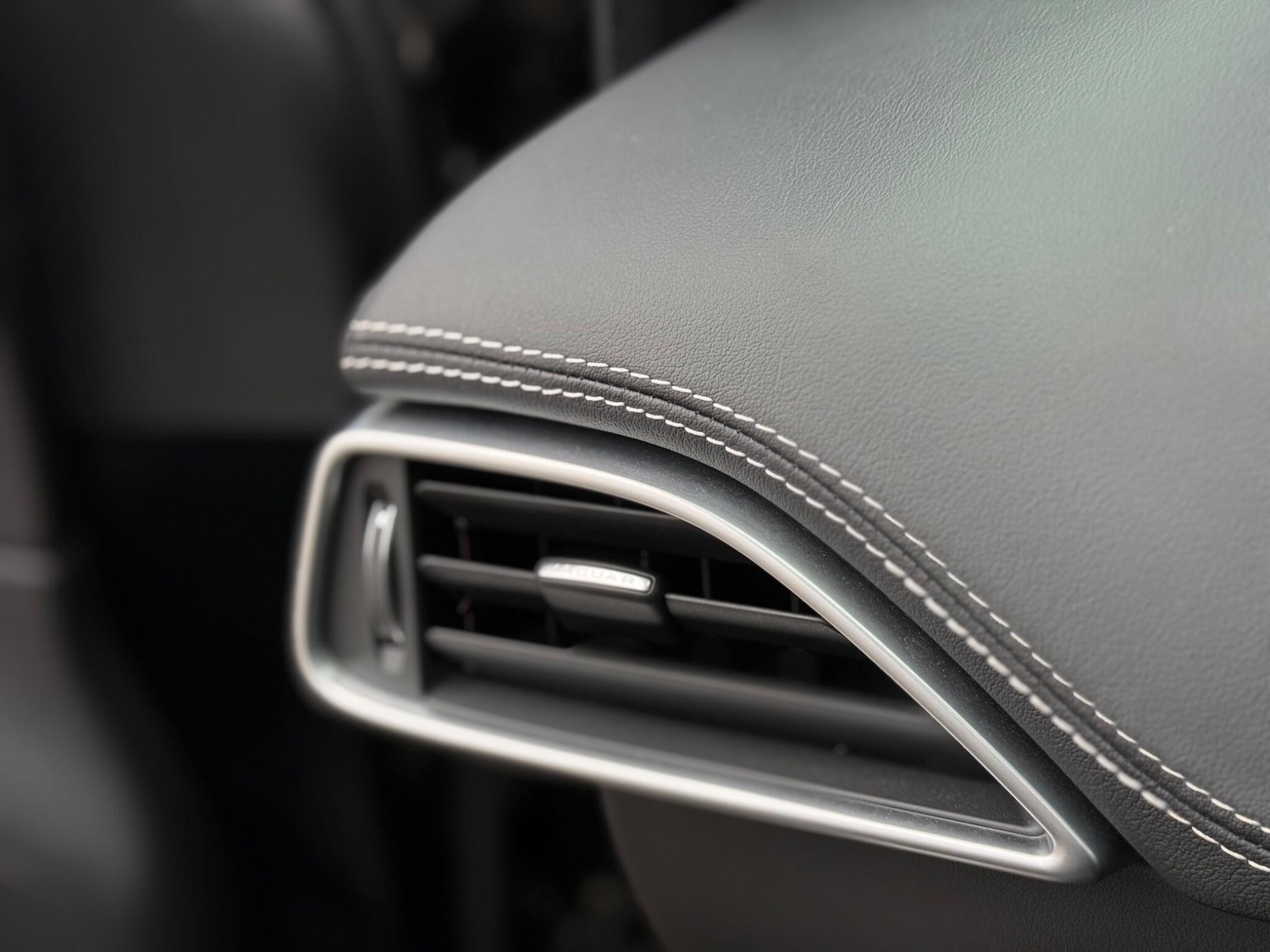 Used Jaguar XE for sale - 77684210: Photo 66