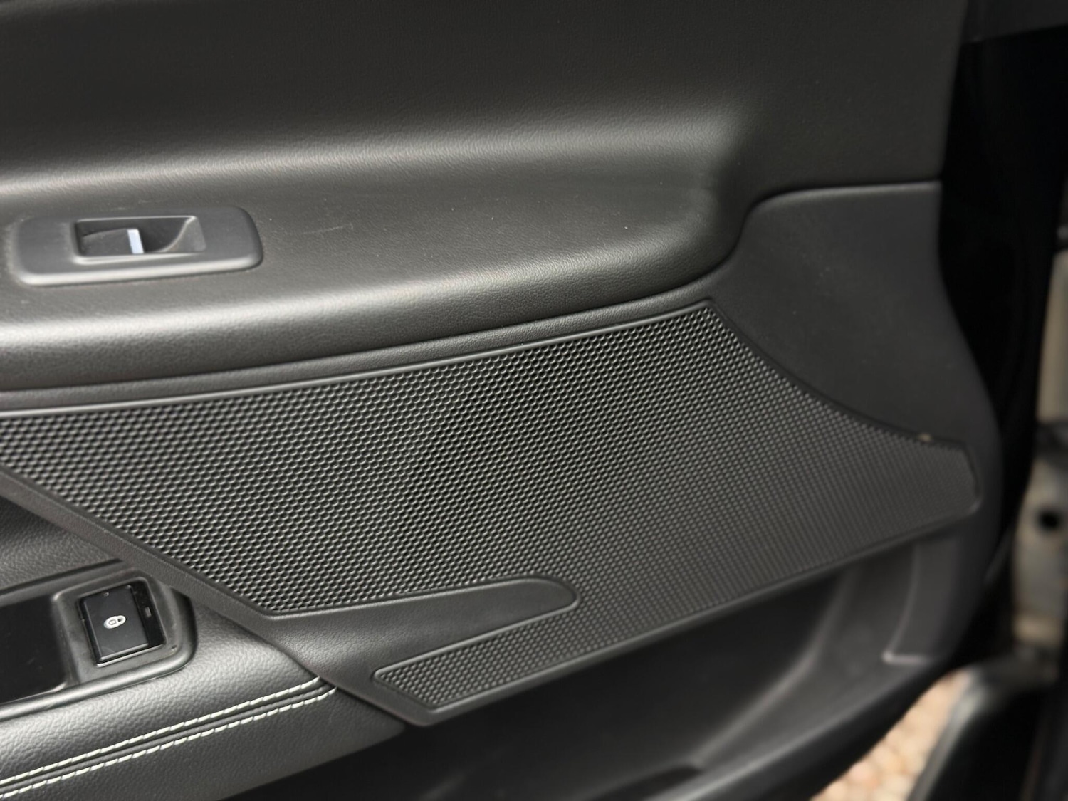 Used Jaguar XE for sale - 77684210: Photo 70