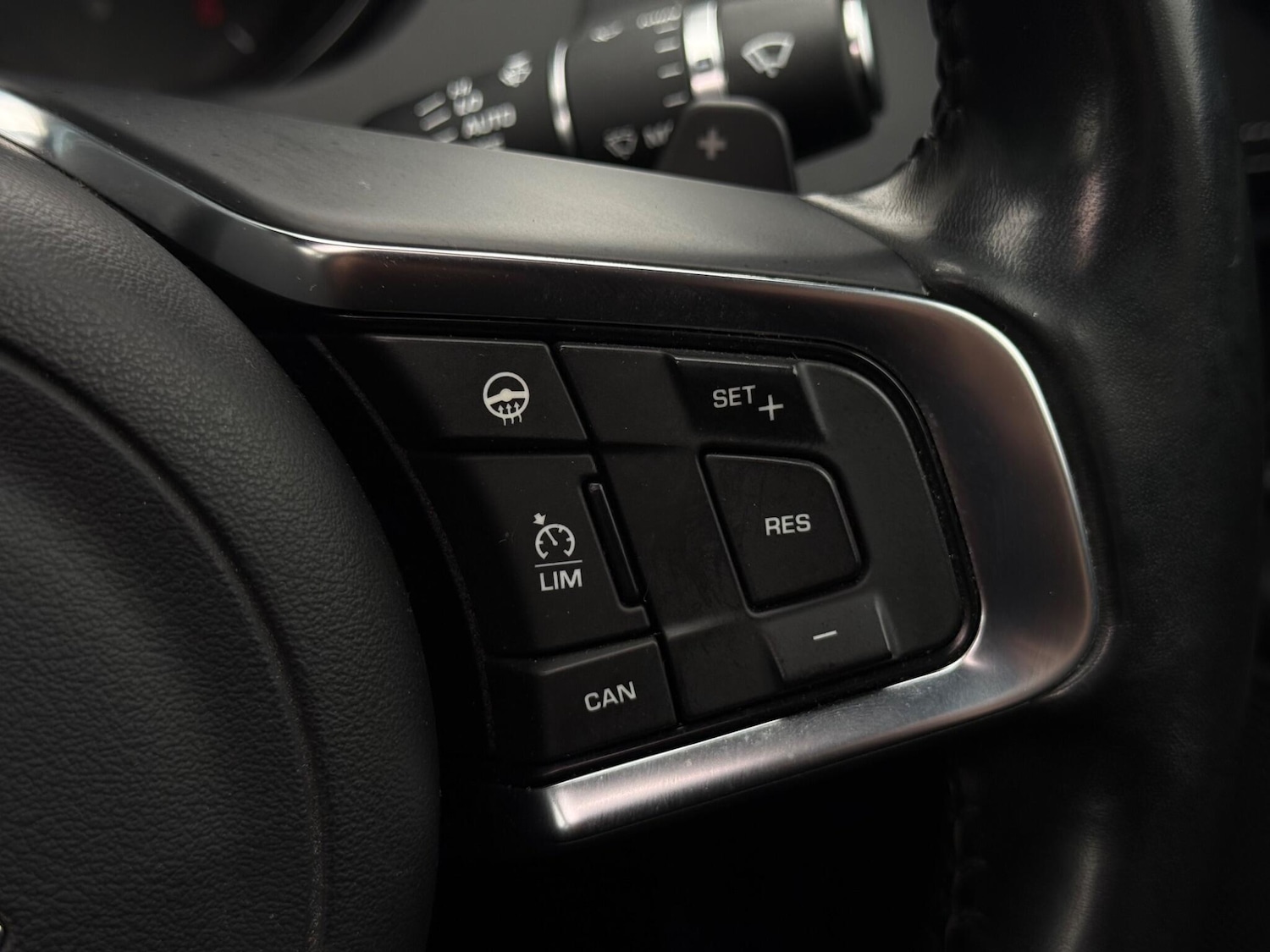 Used Jaguar XE for sale - 77684210: Photo 84