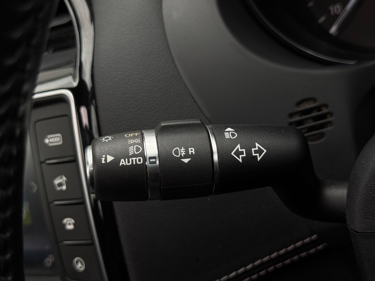 Used Jaguar XE for sale - 77684210: Photo 85