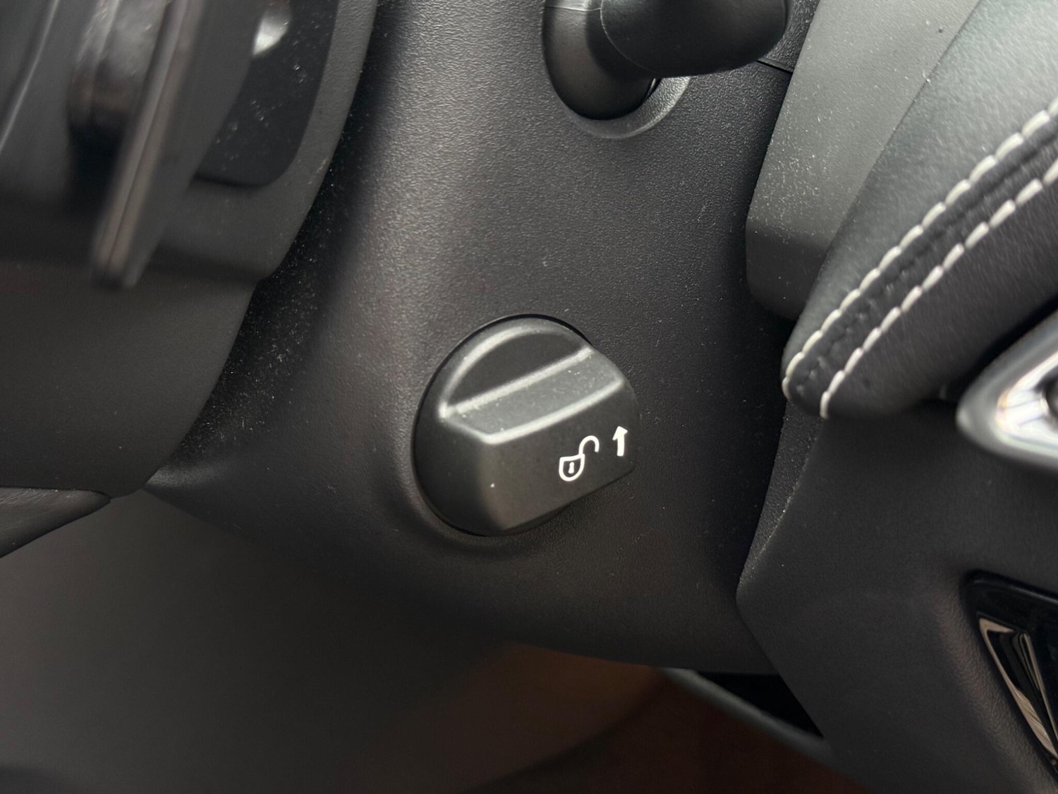 Used Jaguar XE for sale - 77684210: Photo 90