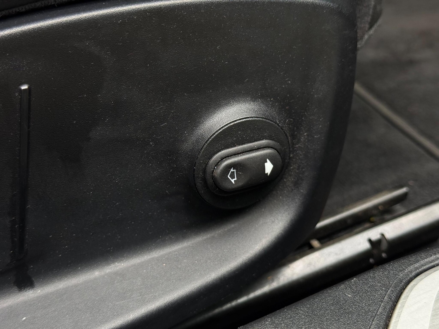 Used Jaguar XE for sale - 77684210: Photo 91