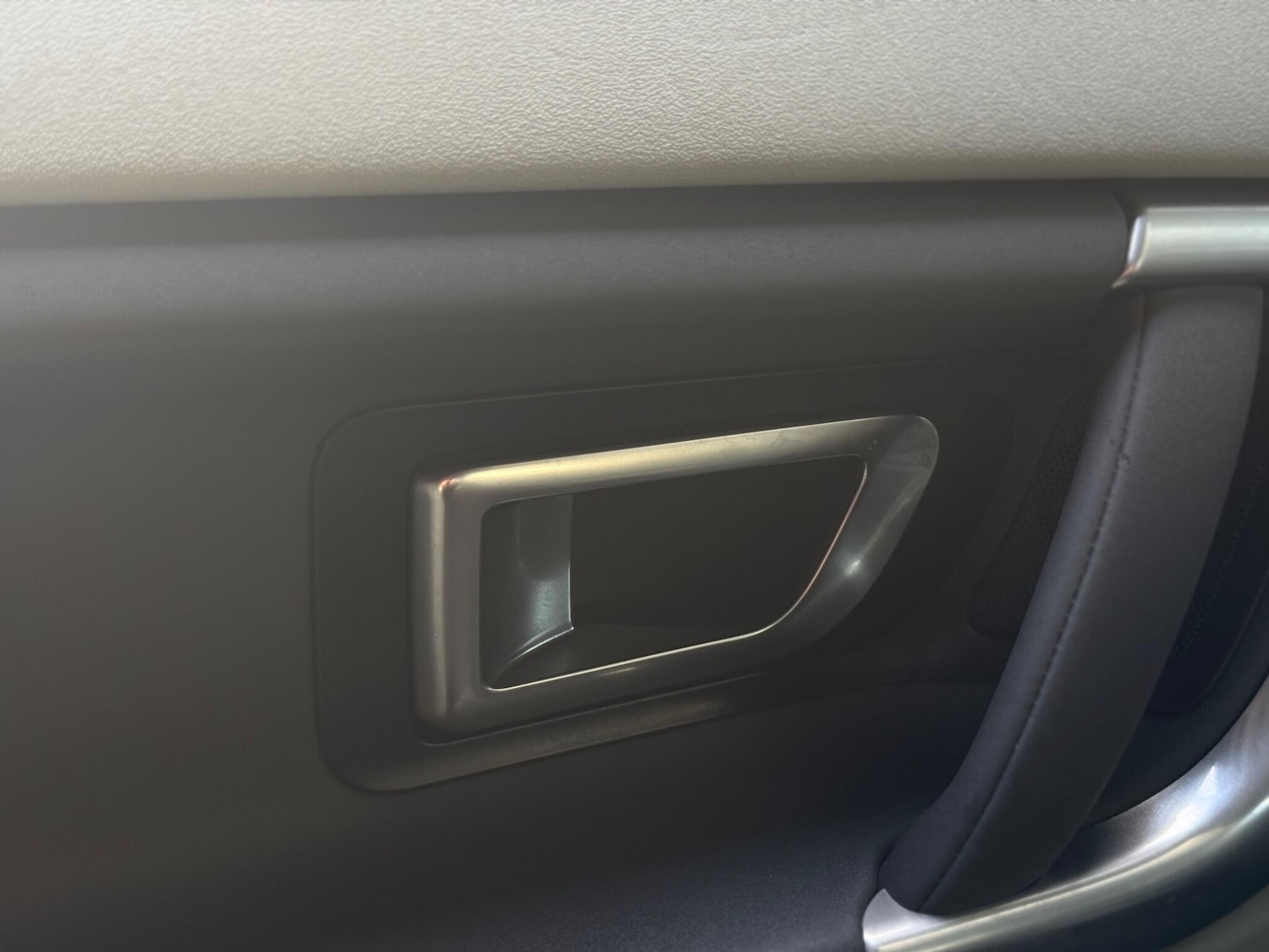 Used Land Rover Discovery Sport 2016 for sale - 77163271: Photo 51