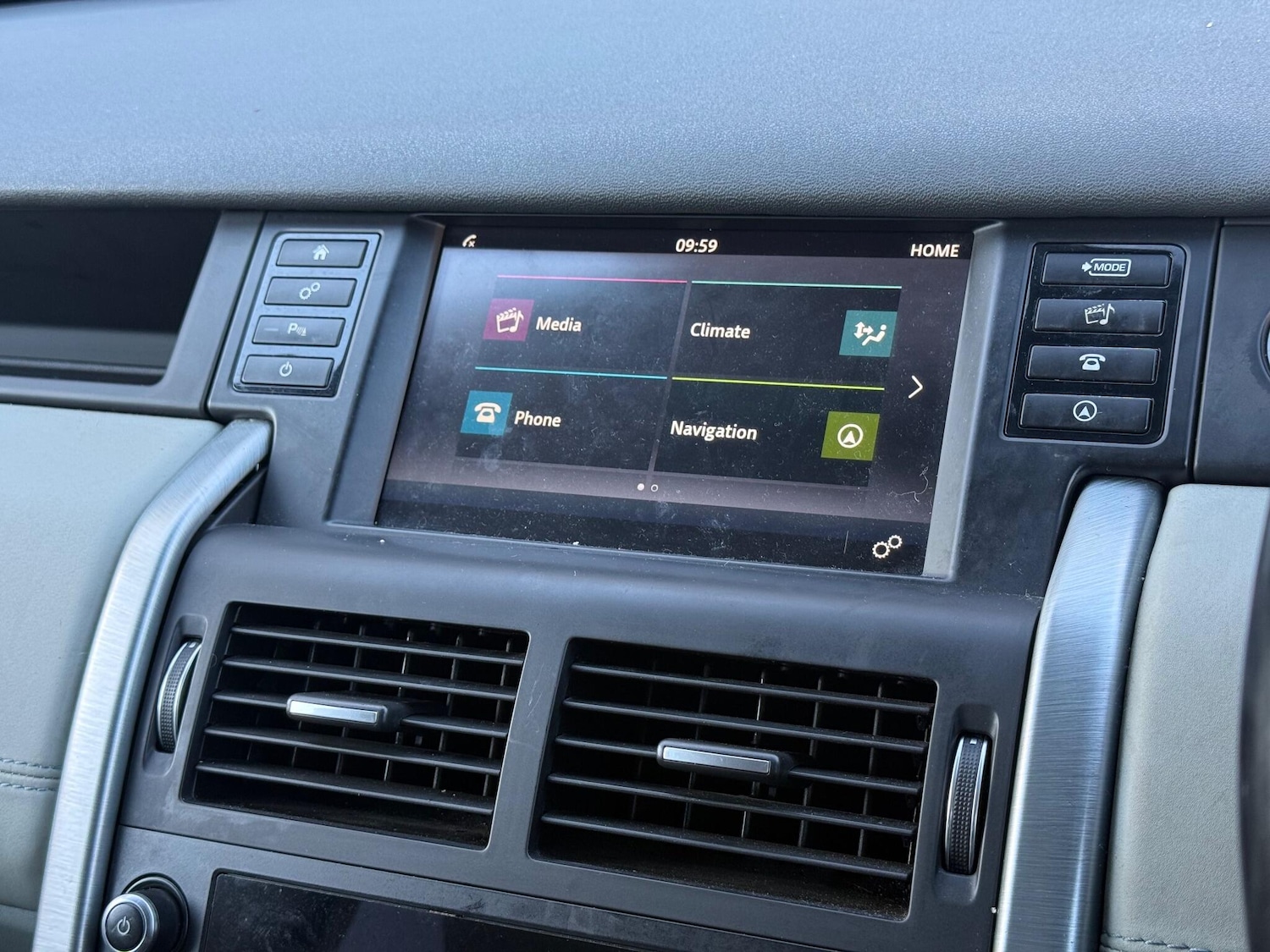 Used Land Rover Discovery Sport 2016 for sale - 77163271: Photo 61