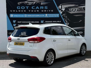 Used Kia Carens 2017 for sale - 78890924: Photo