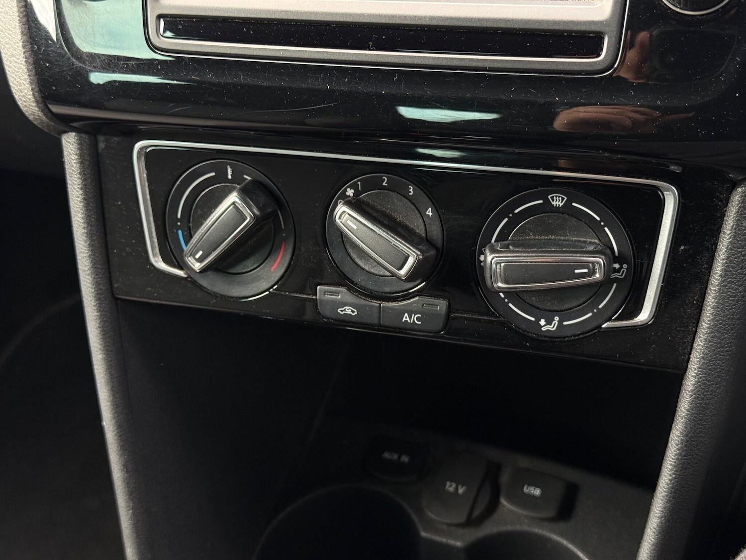 Used Volkswagen Polo 2016 for sale - 77982358: Photo 85