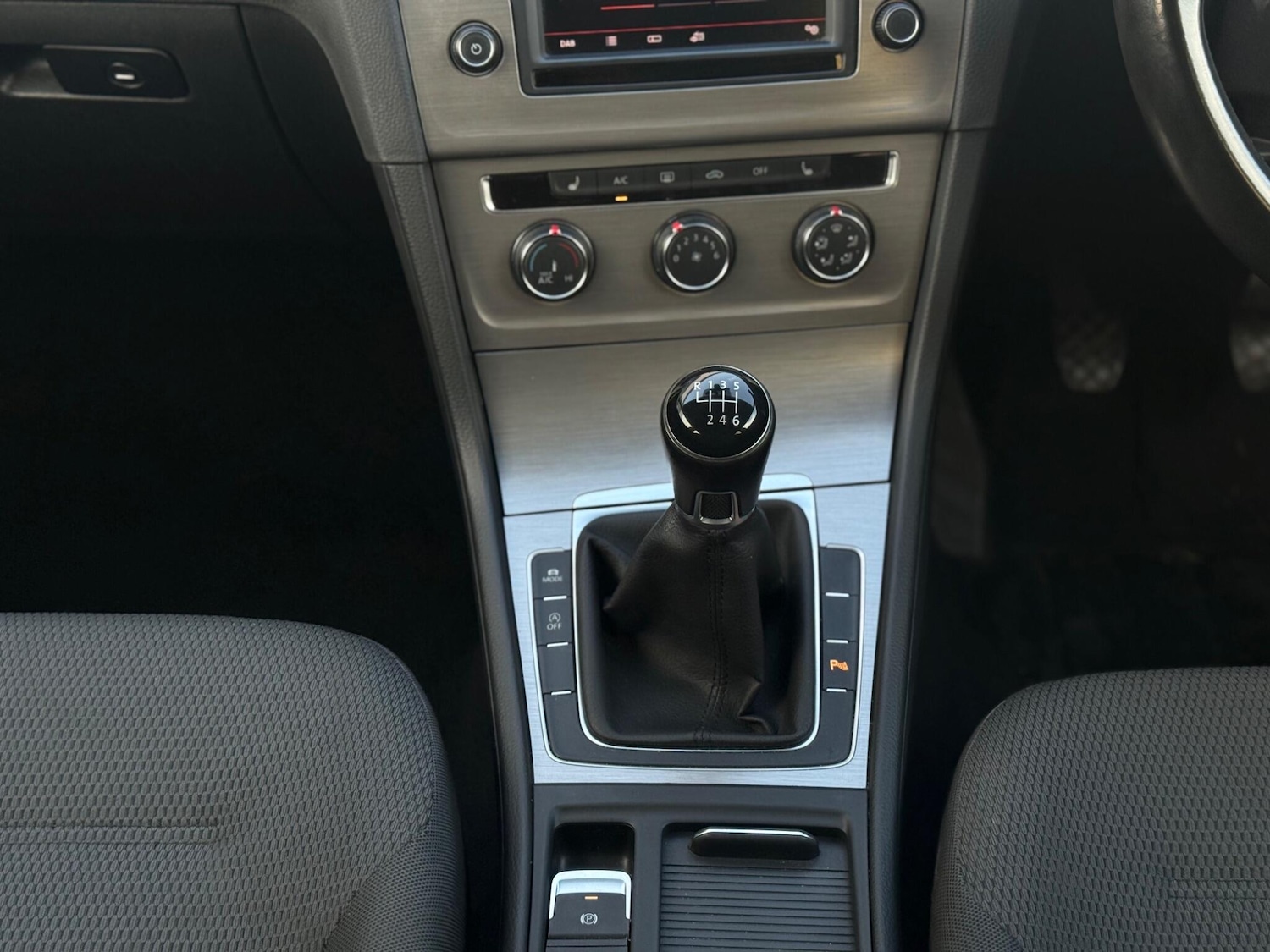 Used Volkswagen Golf 2016 for sale - 76990188: Photo 32