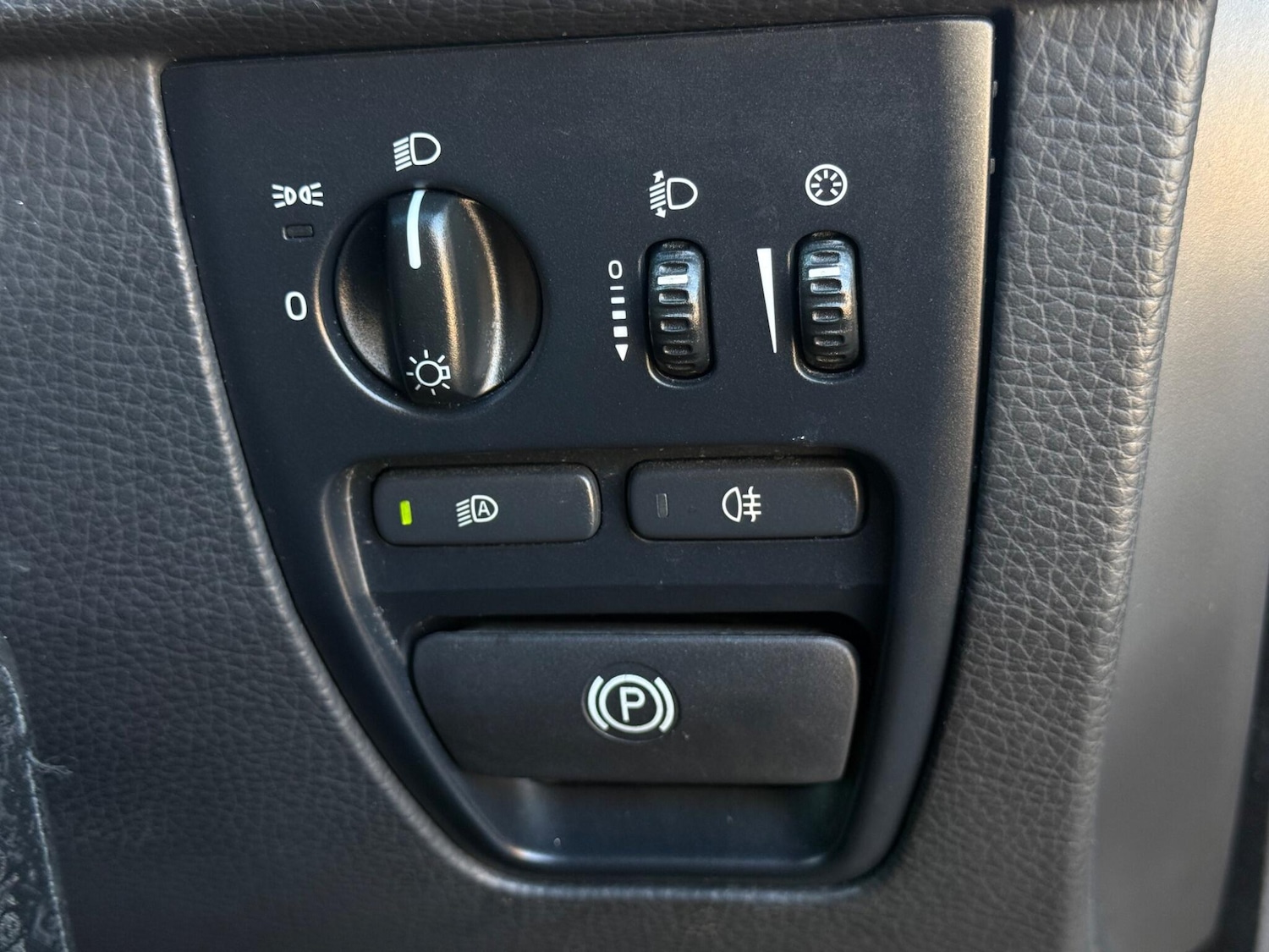 Used Volvo XC90 2014 for sale - 77957650: Photo 78