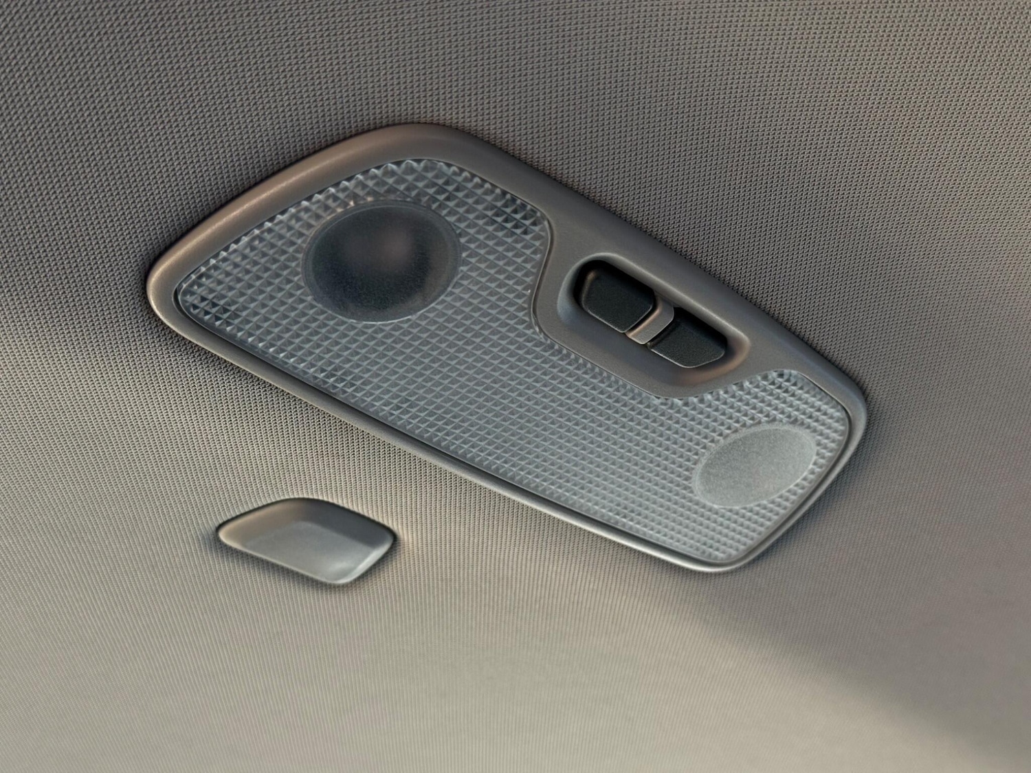 Used Volvo XC90 2014 for sale - 77957650: Photo 90