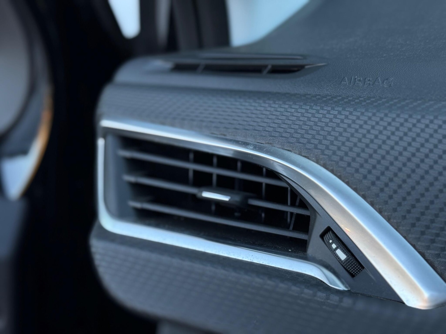 Used Peugeot 2008 2016 for sale - 77852757: Photo 64