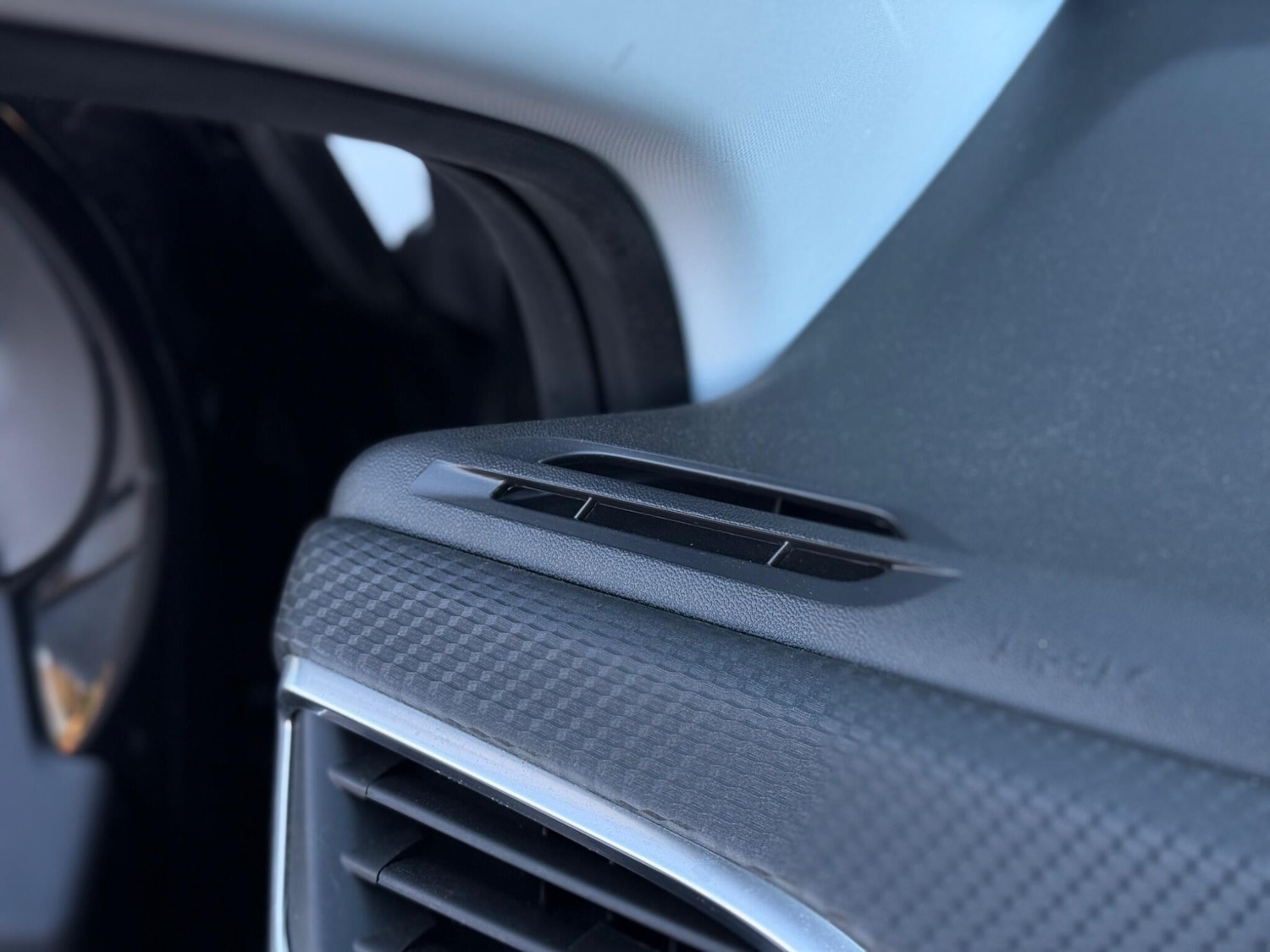 Used Peugeot 2008 2016 for sale - 77852757: Photo 65