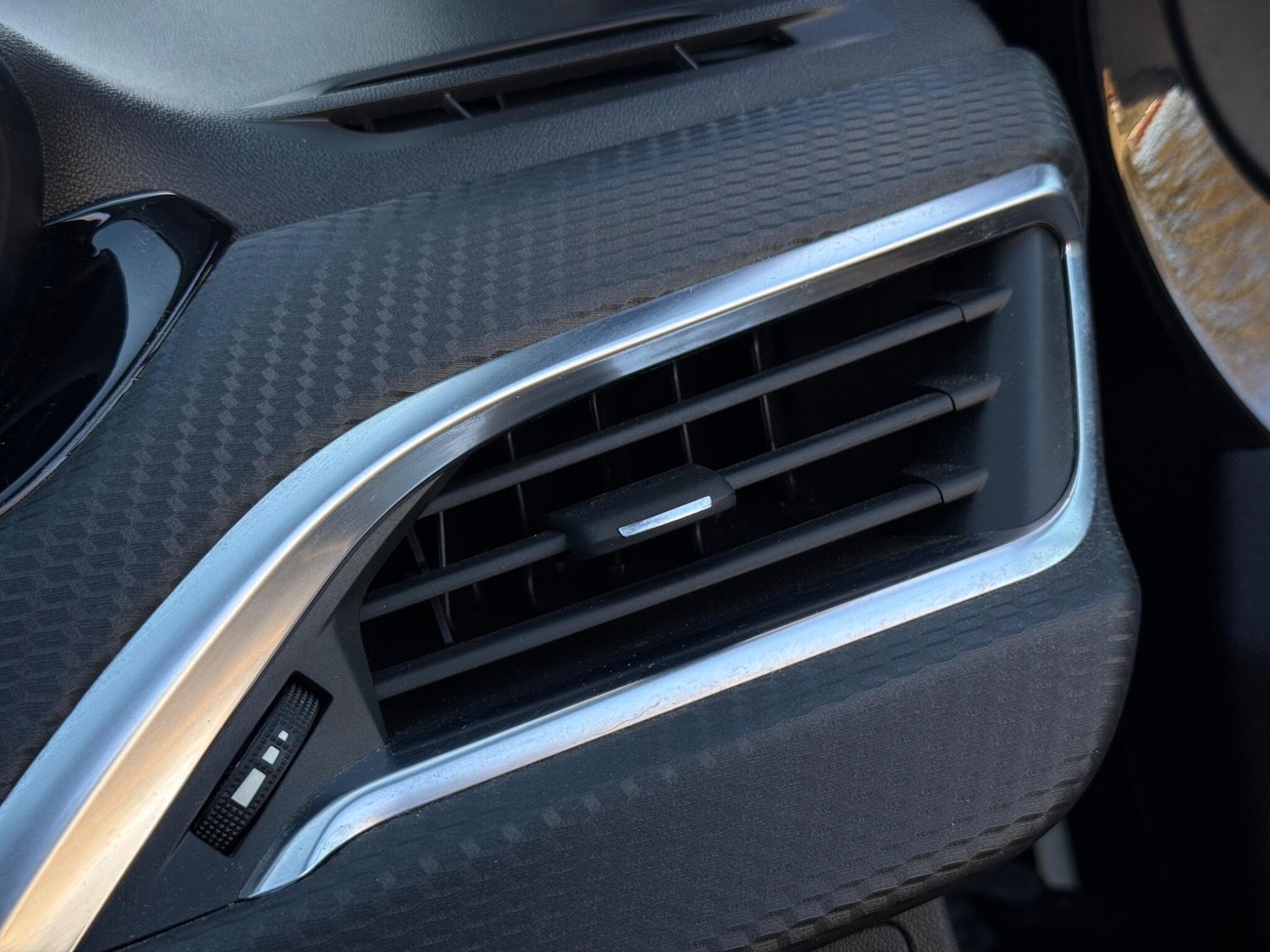 Used Peugeot 2008 2016 for sale - 77852757: Photo 72