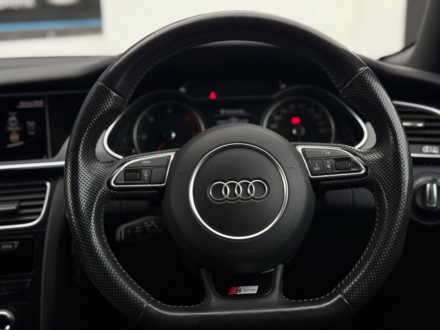 Used Audi A4 Avant 2015 for sale - 76424857: Photo 31