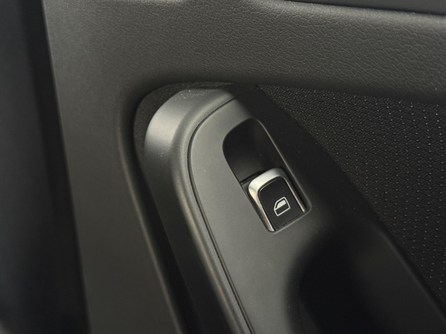 Used Audi A4 Avant 2015 for sale - 76424857: Photo 34