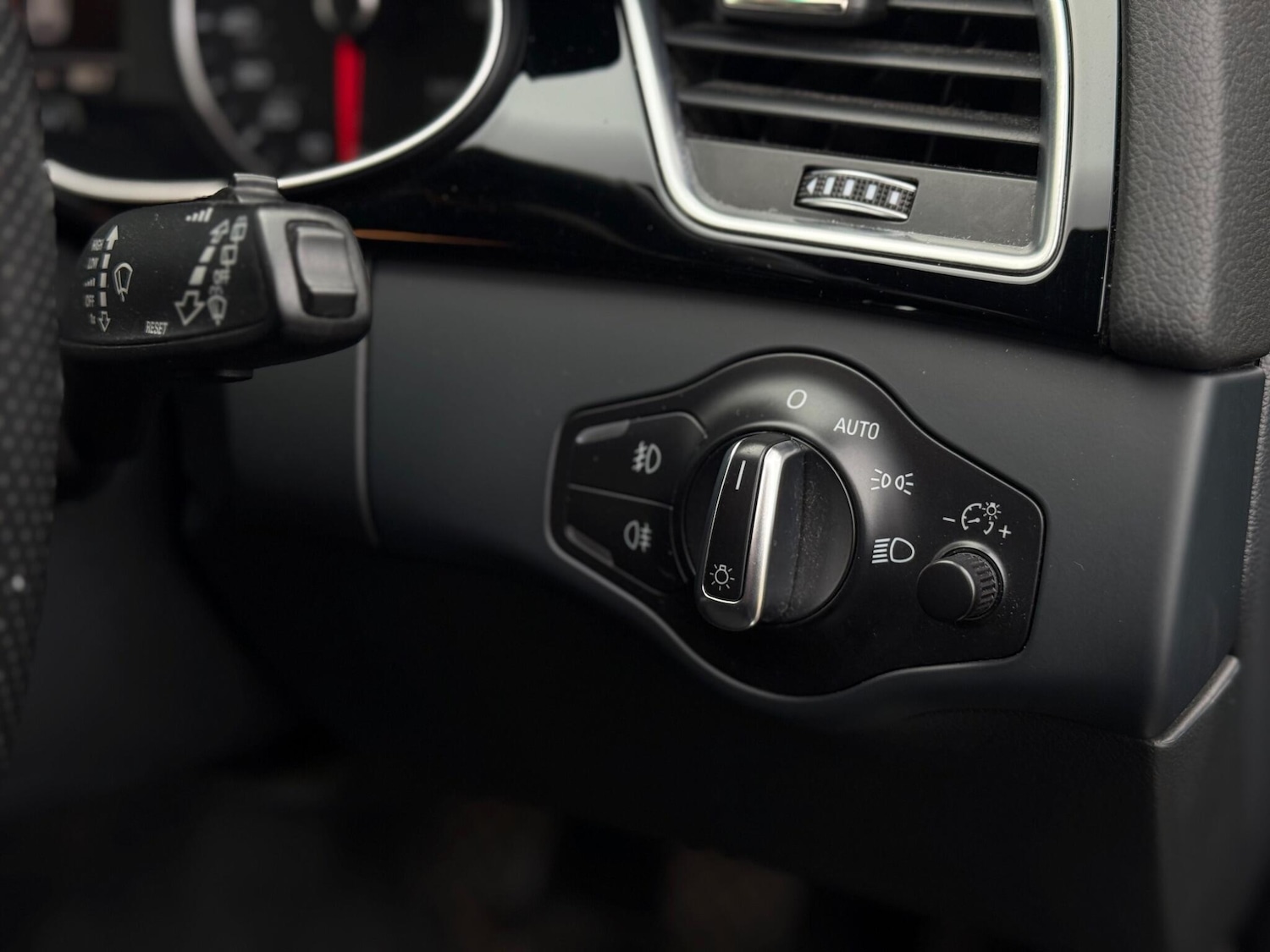 Used Audi A4 Avant 2015 for sale - 76424857: Photo 38