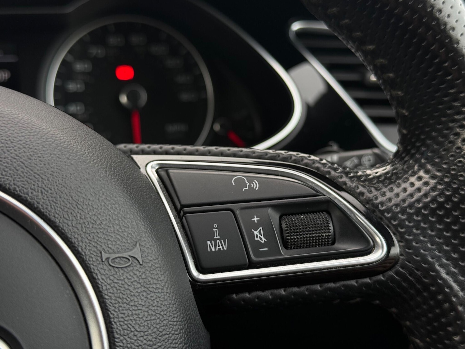 Used Audi A4 Avant 2015 for sale - 76424857: Photo 42