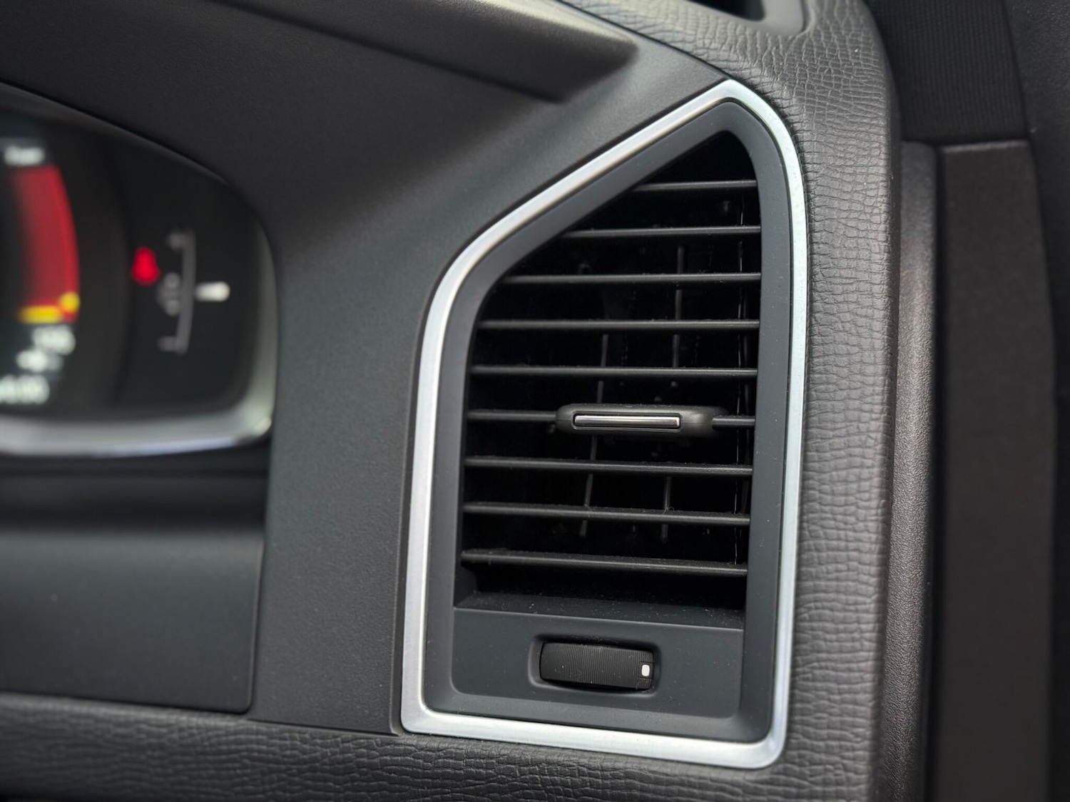 Used Volvo XC60 for sale - 77705327: Photo 77