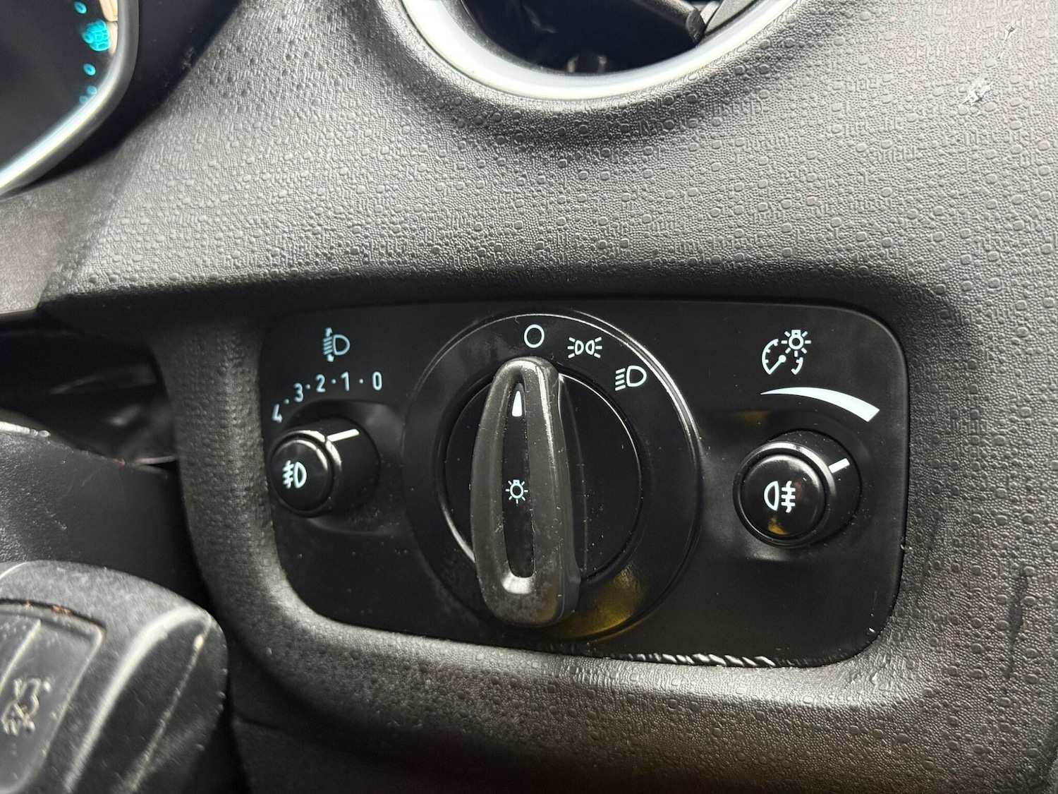 Used Ford Fiesta 2015 for sale - 77550503: Photo 65