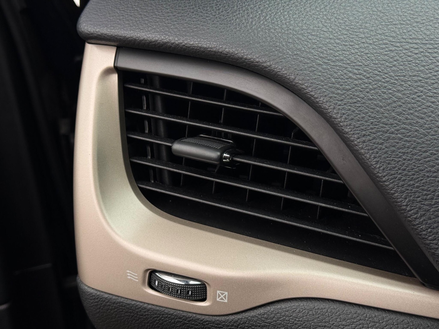 Used Jeep Cherokee for sale - 77853623: Photo 74