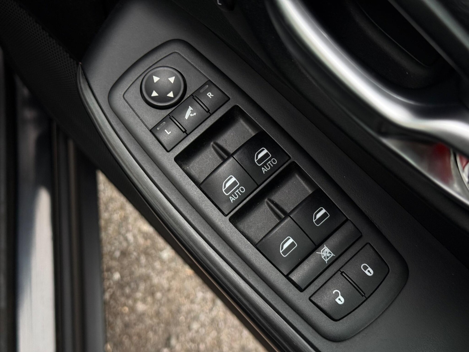 Used Jeep Cherokee for sale - 77853623: Photo 78