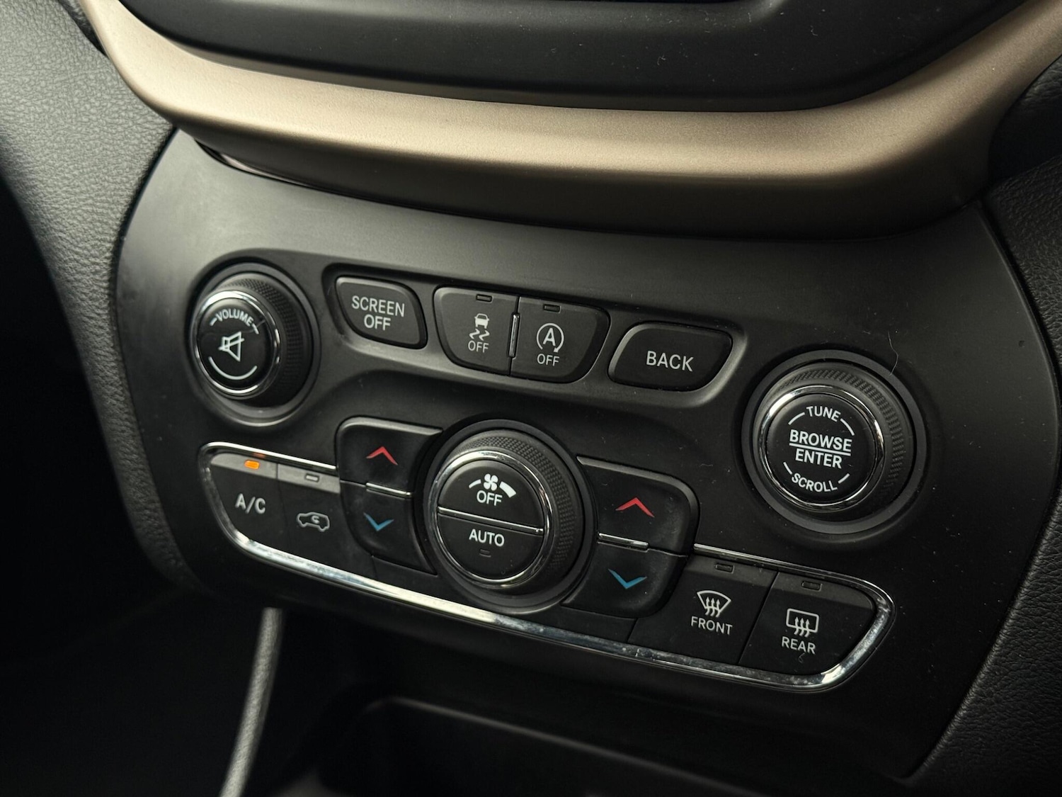 Used Jeep Cherokee for sale - 77853623: Photo 88