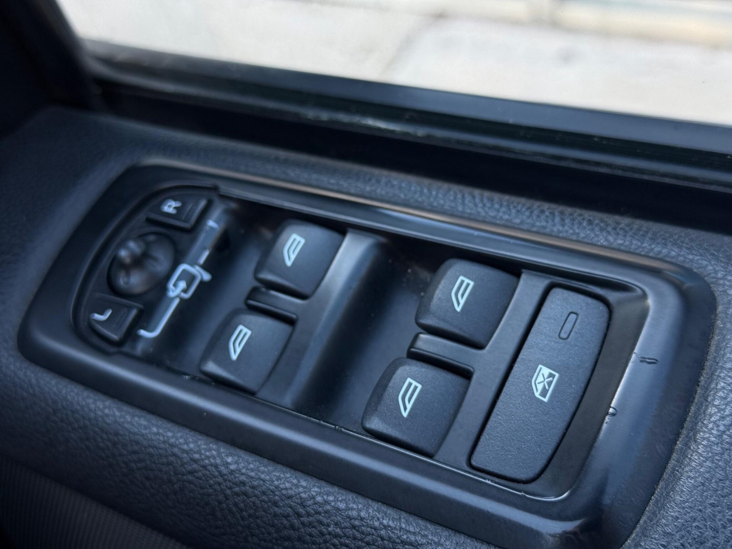 Used Land Rover Discovery 2011 for sale - 76989085: Photo 42