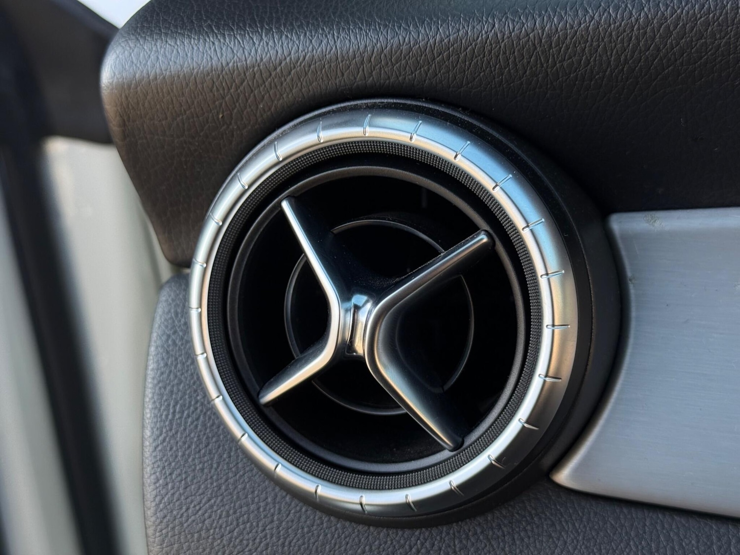 Used Mercedes-Benz CLA 2016 for sale - 77978276: Photo 65