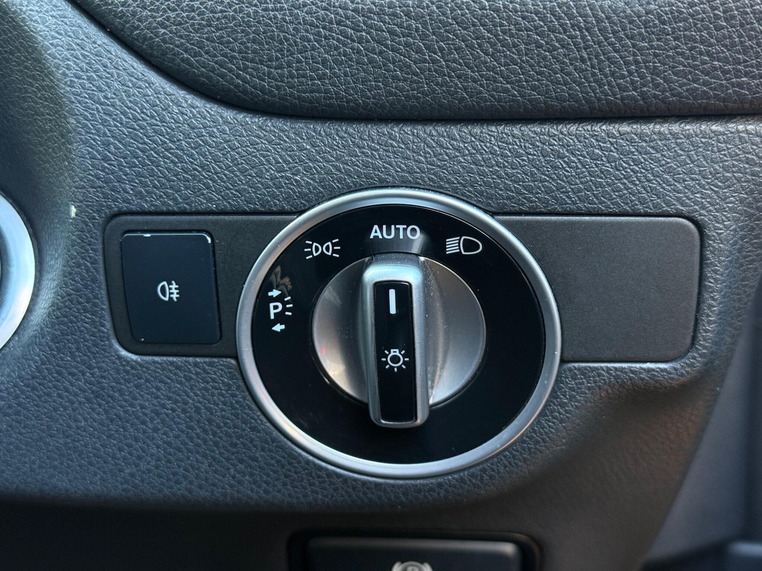 Used Mercedes-Benz CLA 2016 for sale - 77978276: Photo 76