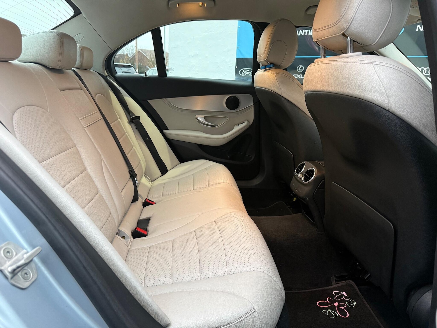 Used Mercedes-Benz C Class 2015 for sale - 77066680: Photo 30