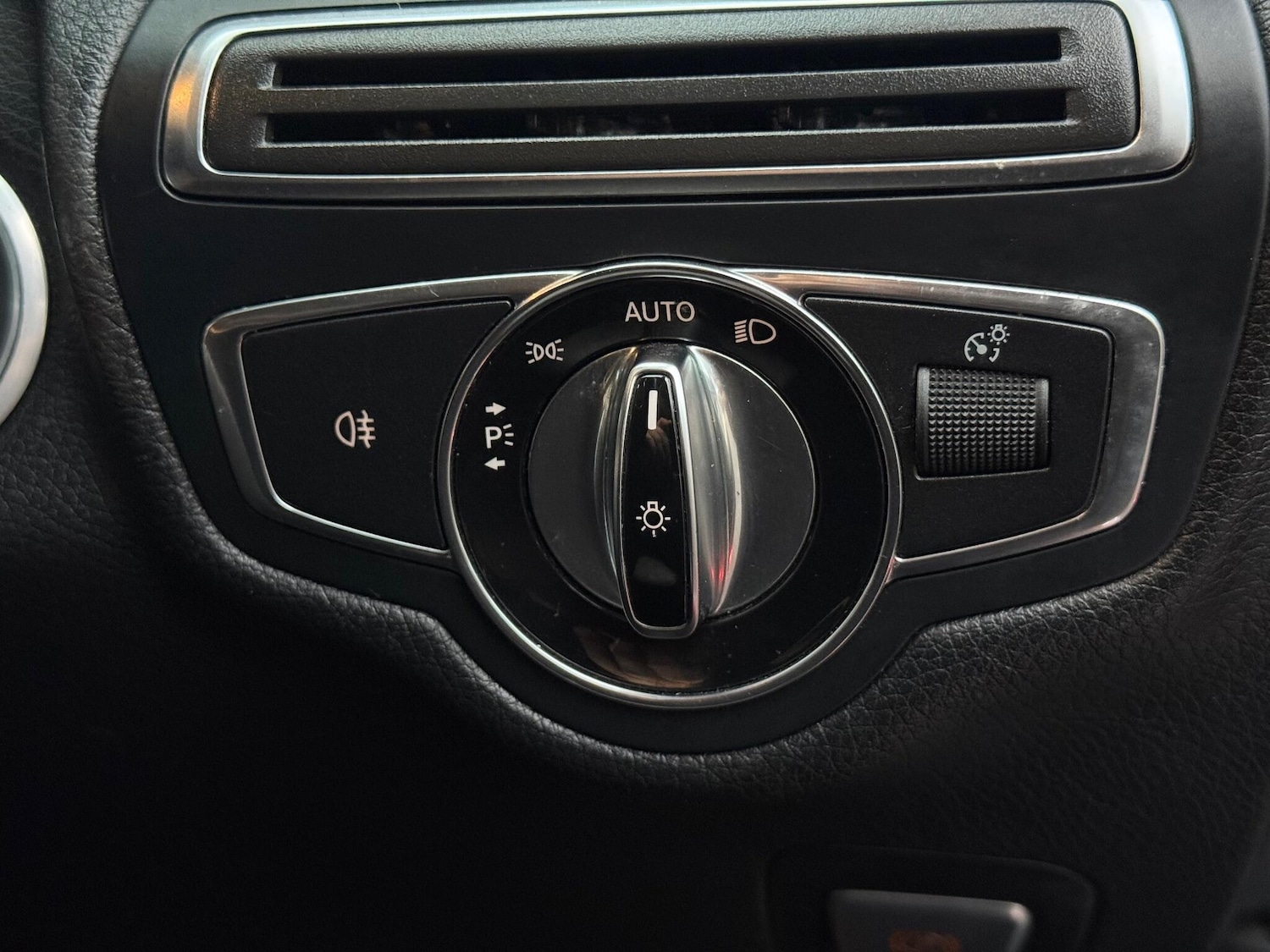 Used Mercedes-Benz C Class 2015 for sale - 77066680: Photo 51